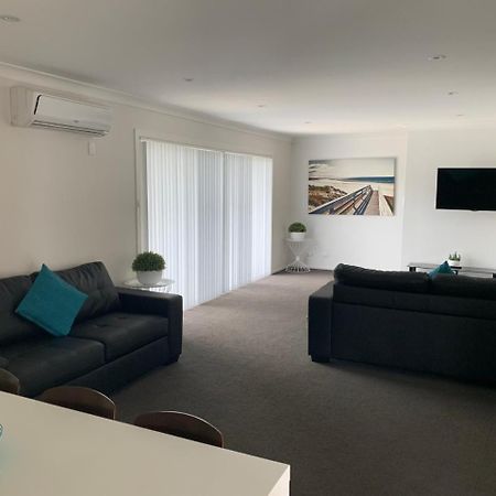 The Oaks Hotel Motel Albion Park Екстериор снимка