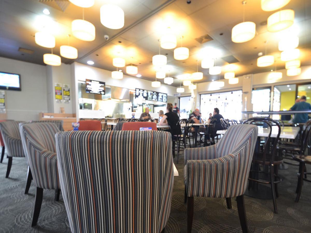 The Oaks Hotel Motel Albion Park Стая снимка
