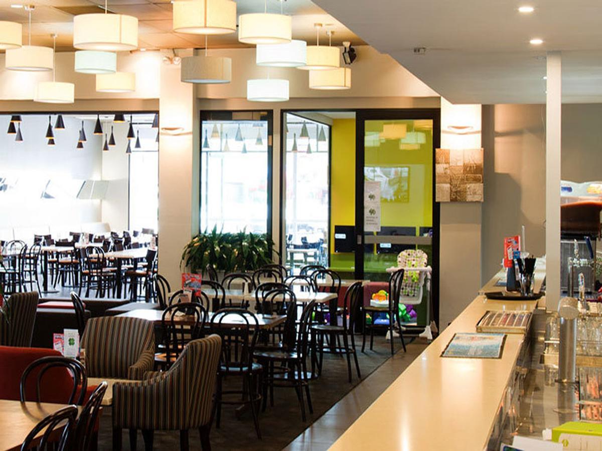 The Oaks Hotel Motel Albion Park Екстериор снимка