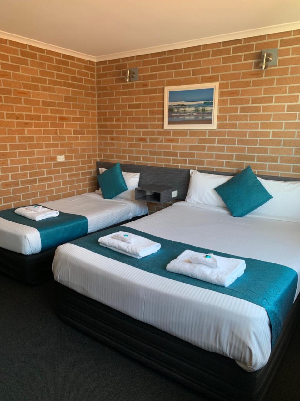 The Oaks Hotel Motel Albion Park Екстериор снимка