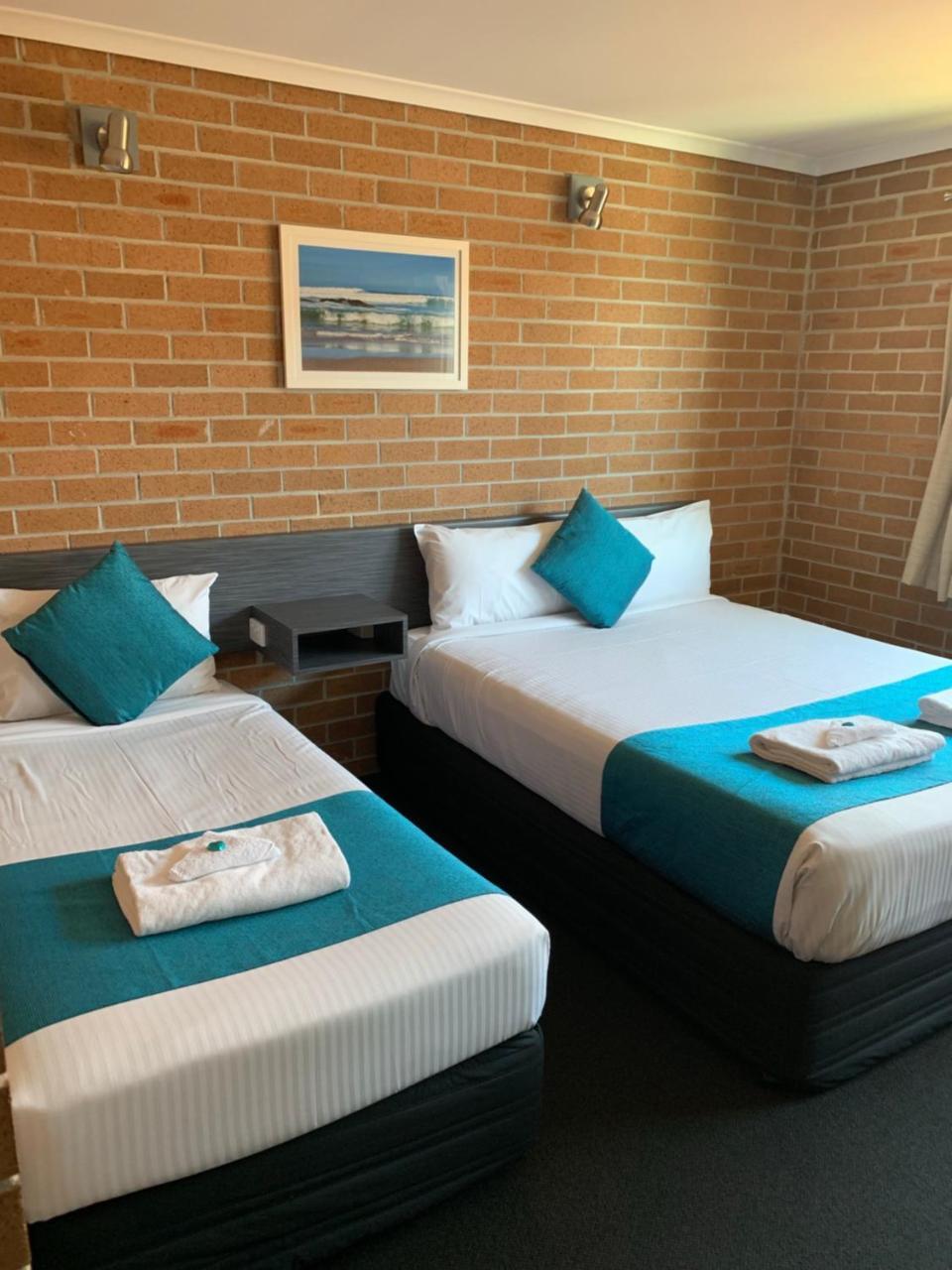 The Oaks Hotel Motel Albion Park Екстериор снимка