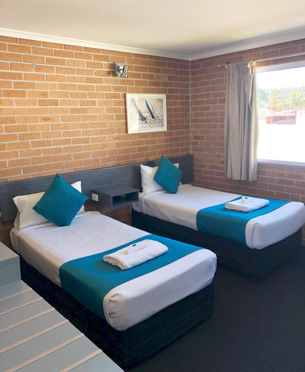 The Oaks Hotel Motel Albion Park Екстериор снимка