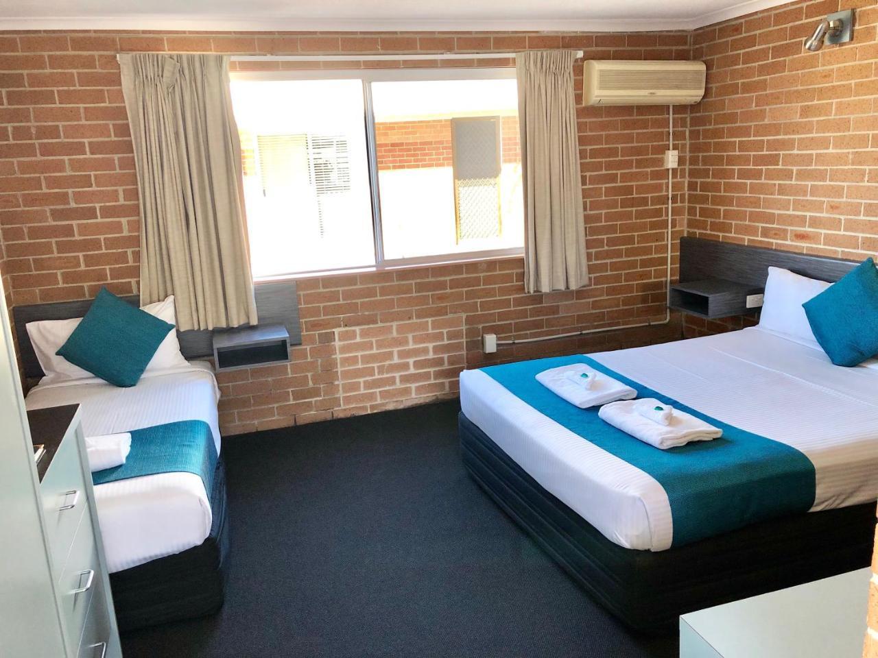 The Oaks Hotel Motel Albion Park Екстериор снимка